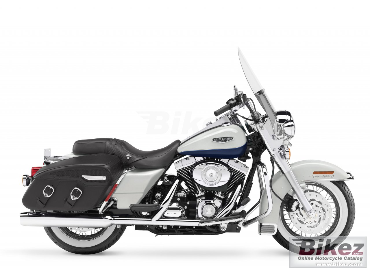 Big Harley-Davidson flhrc road king classic picture and wallpaper from Bikez.com